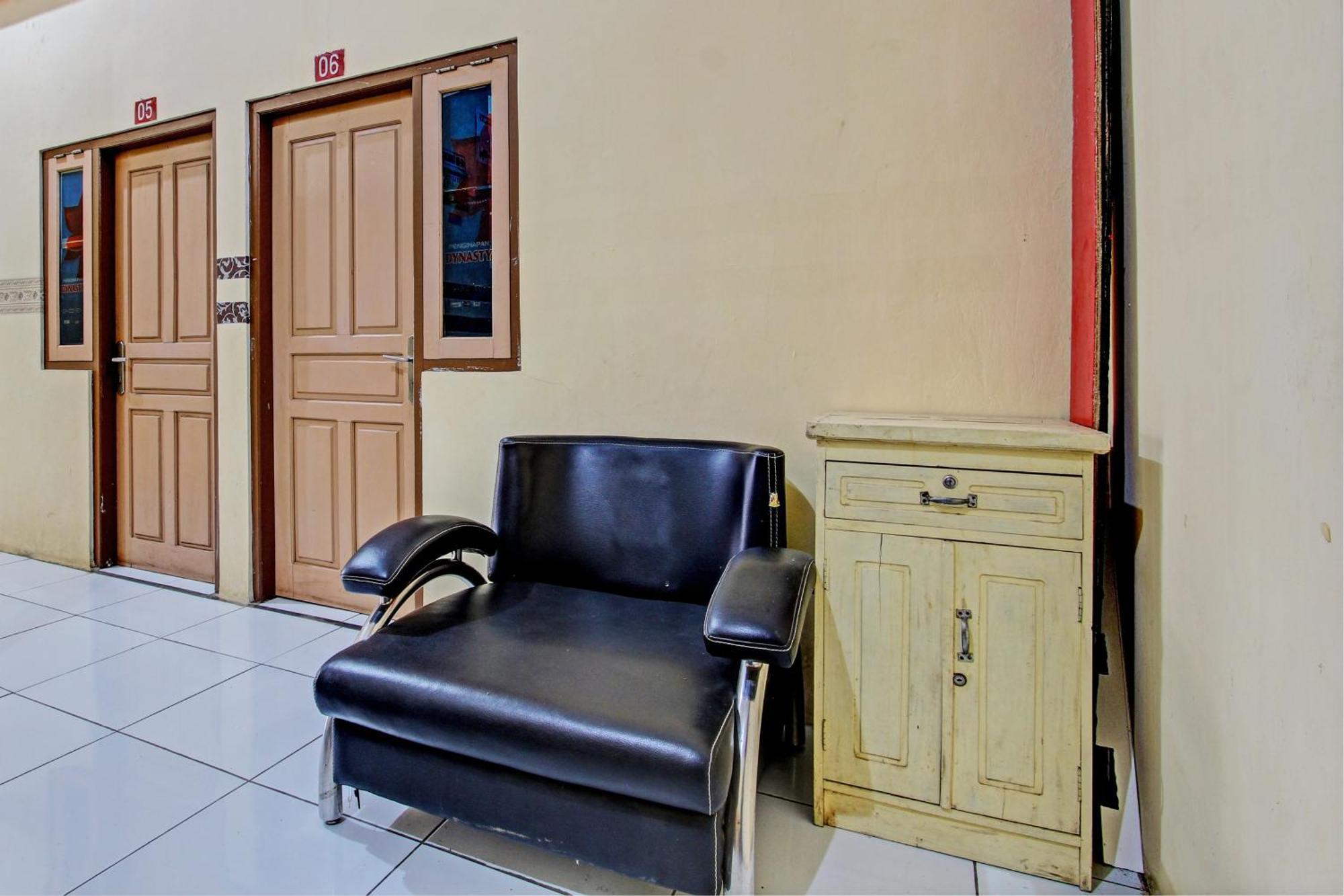 Hotel Capital O 93361 Dynasty Syariah 3*
