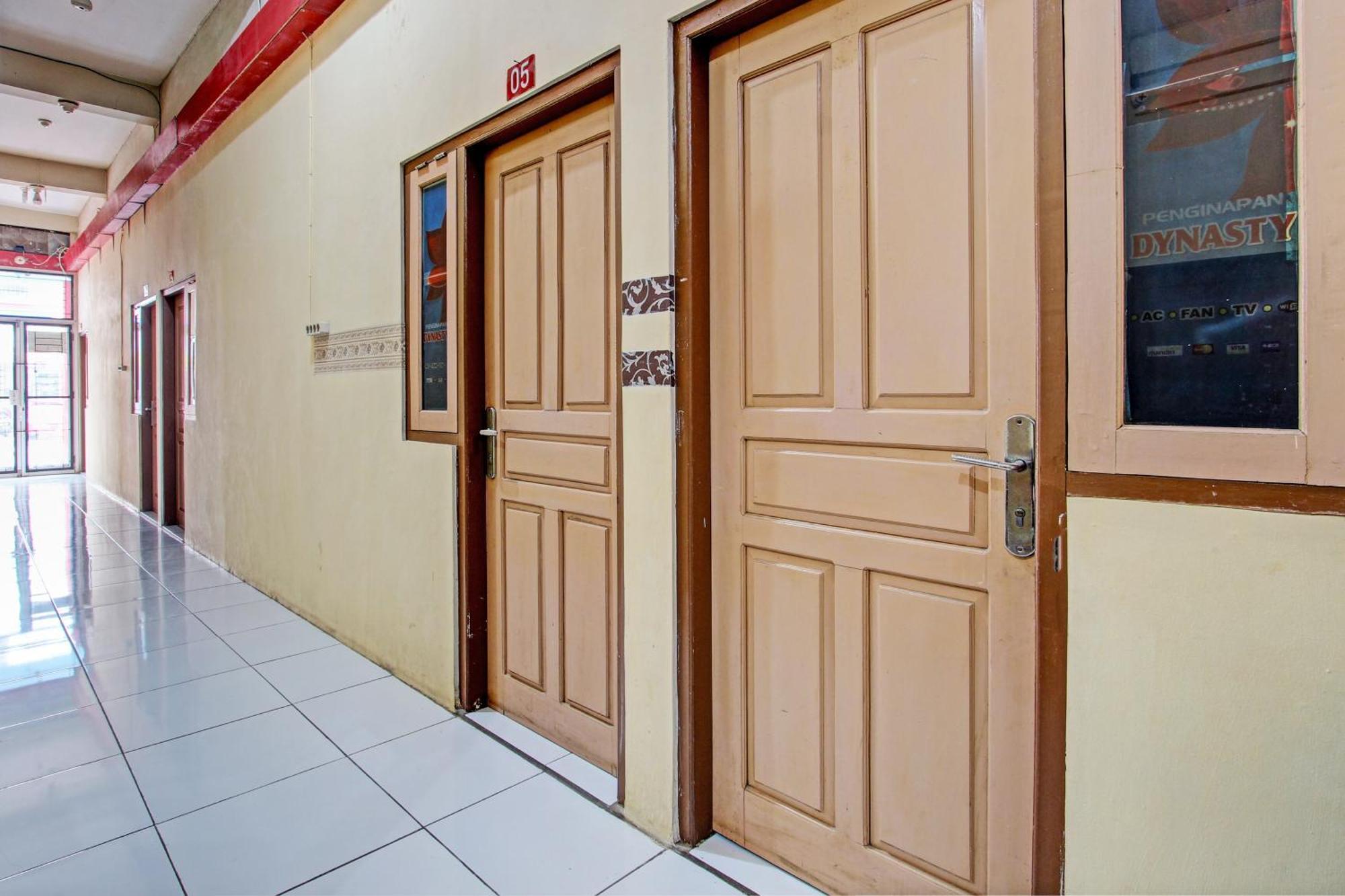 Hotel Capital O 93361 Dynasty Syariah 3*